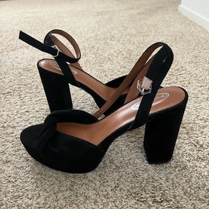 Black faux suede 4” platform heels open toe size 10